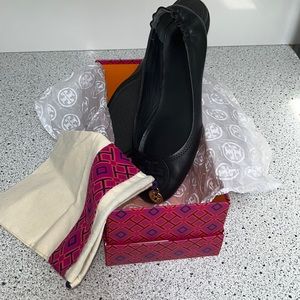 Tory burch flat shoes black size 9